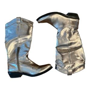 Women’s silver metallic cowboy boots WORN ONCE size 6